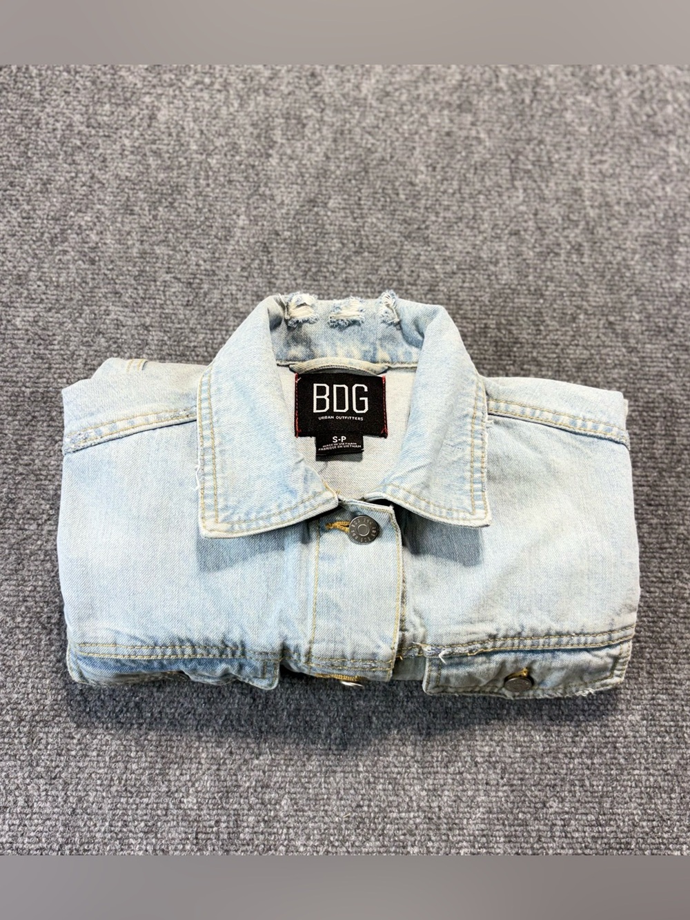 BDG URBAN OUTFITTERS Womens Size Small P 100% Cotton Distressed Denim
Jacket